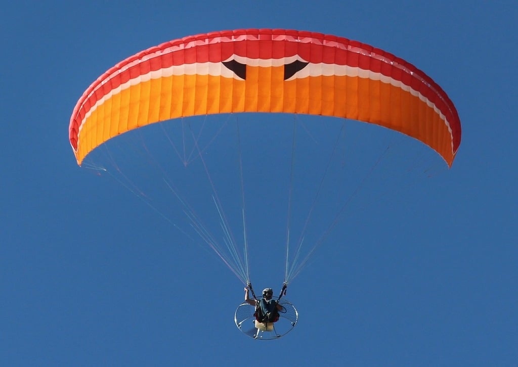 Tragic Accident: Man Dies After Losing Control of Paramotor Glider in Larnaca