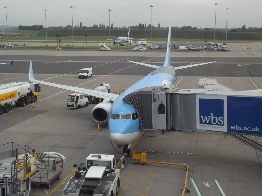 Boeing 737 Diverts to Birmingham After Bird Strike on Cardiff to Paphos Flight