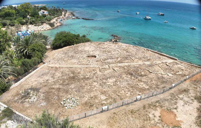 History Teachers Explore New Neolithic Settlement Site ‘Nisia’