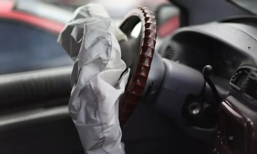 Takata airbag — Takata Airbag Recalls Prompt 1,600 Appointments by End of October